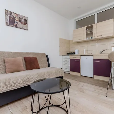 Tabak Apartment *
