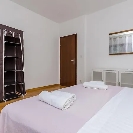 Tabak Apartment