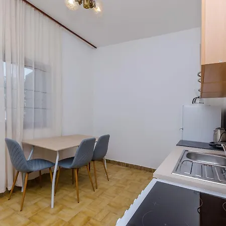 Tabak Apartment *