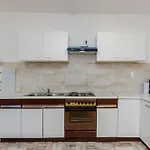Tabak Apartment *